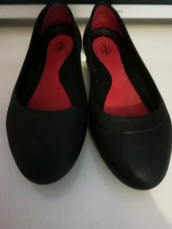 ladies crocs size 8